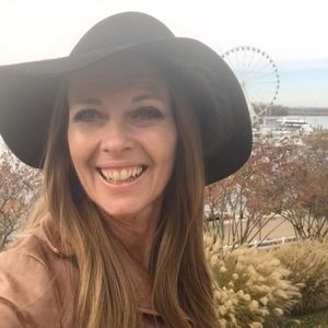 Meet your Posher, Suzanne